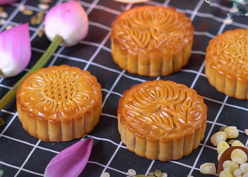banh-trung-thu-bị-tuom-dau-co-an-duoc-khong